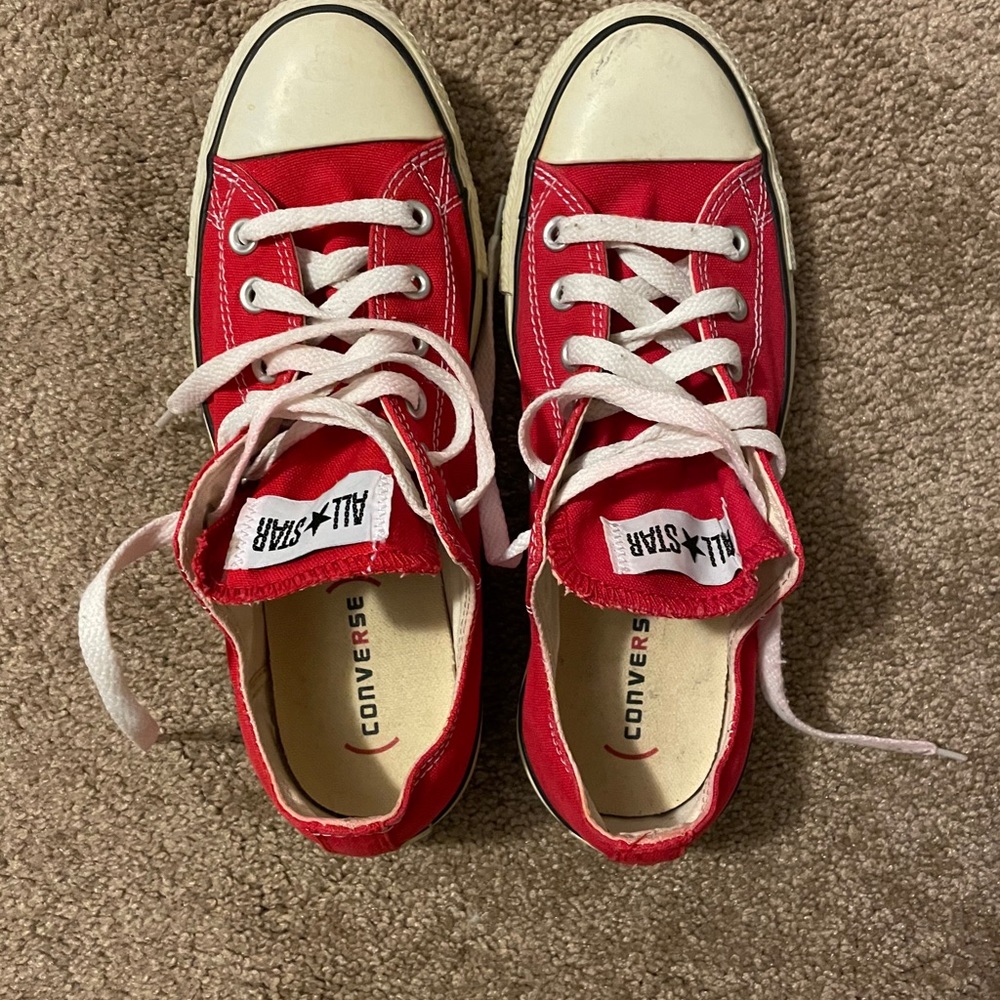 Red converse! Very good condition!
